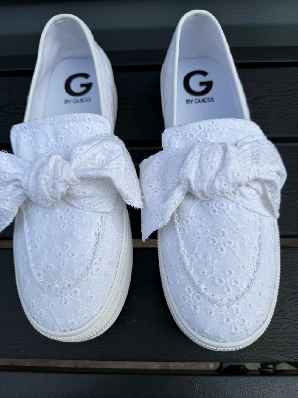 G by GUESS Women’s White Slip-On Flats w/ Bow Round Toe Textile US 10